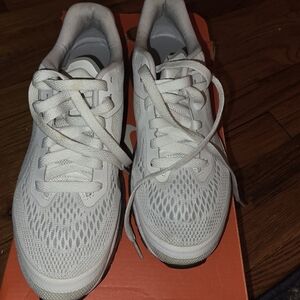 Nike Air Max 2014 in White and Metallic Silver